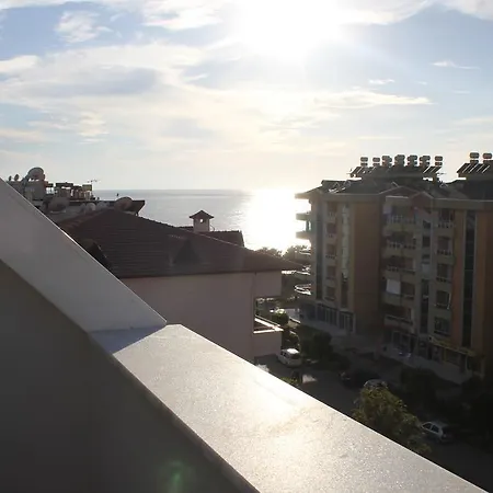 Dolphin Family Hotel Aparthotel
